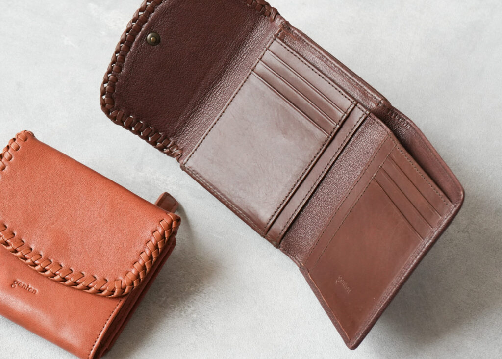 柔らかなかぶせと耐久性カーフの組み合わせ