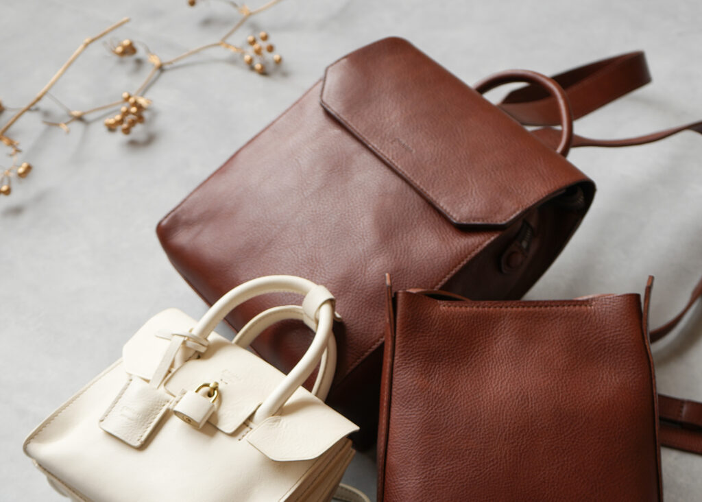 時間とともに深まる色と艶