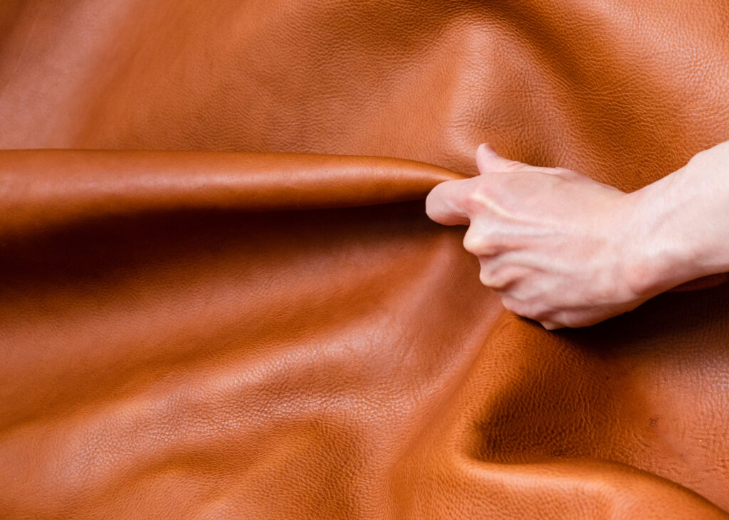 革そのものが纏うあたたかさ