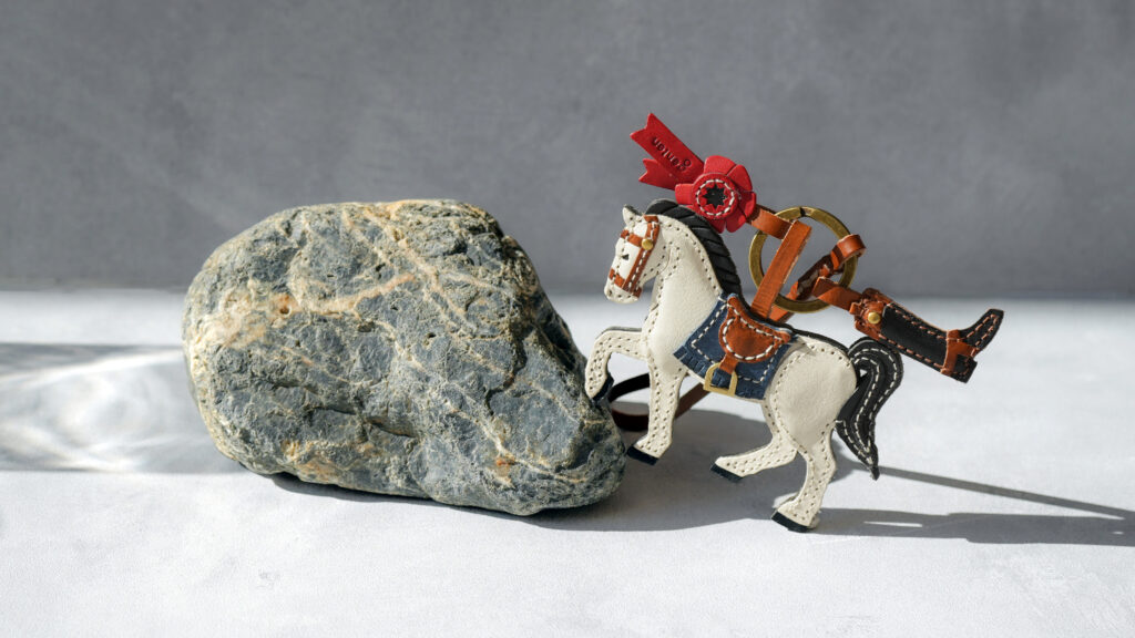 2026年の干支・馬チャーム｜運気を宿す幸運モチーフをgentenからのアイキャッチ画像です。