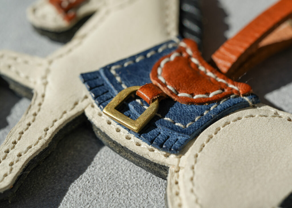 白馬が映す、気品あるシルエット