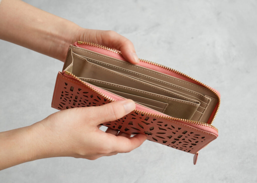 L字ファスナー長財布