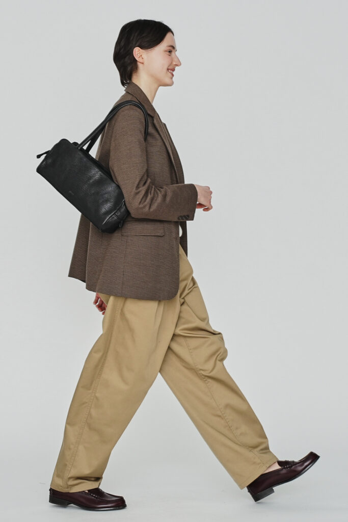 横長シルエットがつくる、やわらかな佇まい。