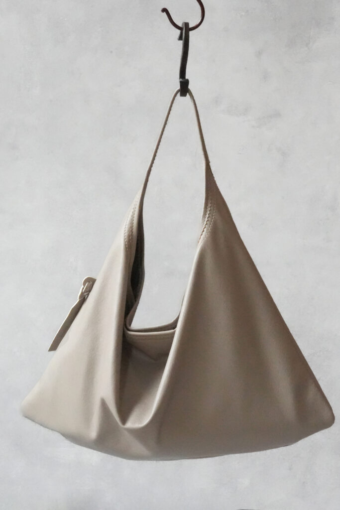 角張らない柔らかなフォルム、最後にデザインするのは「持ち主」(モノを入れている)