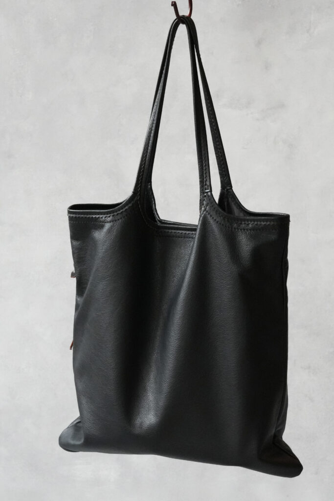 角張らない柔らかなフォルム、最後にデザインするのは「持ち主」(モノを入れている)