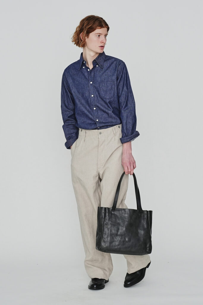 A4トートバッグ｜シリーズの核となる、一枚革トート-4