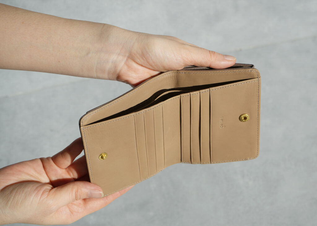 二つ折り財布-2