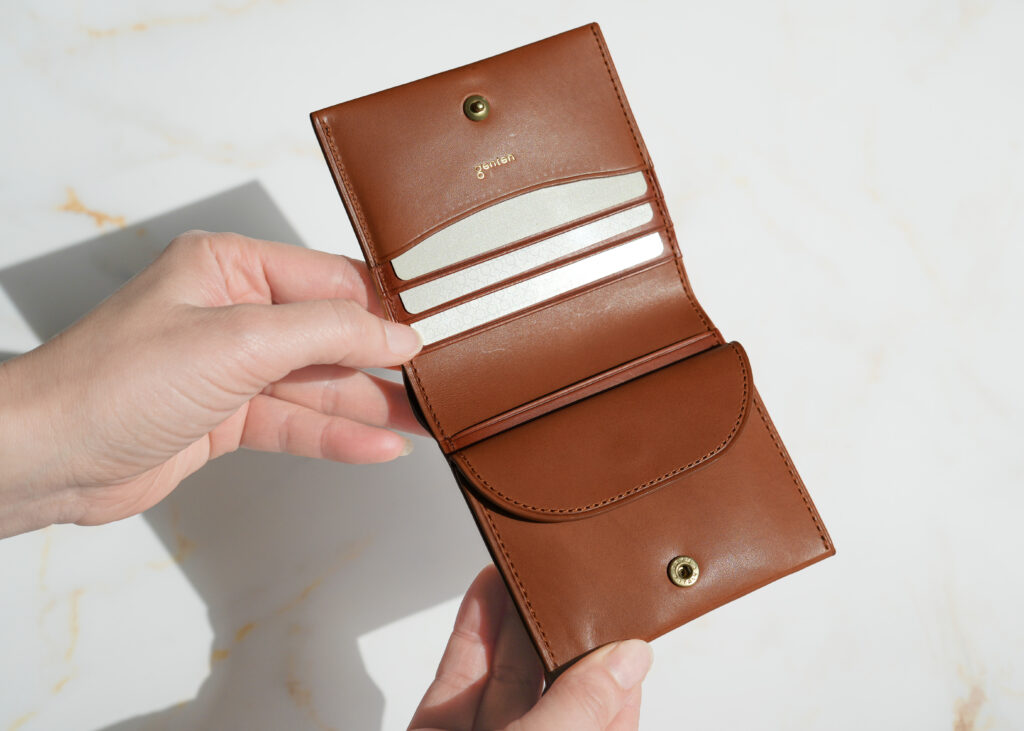 二つ折り財布-1