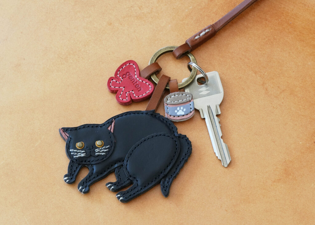 キーホルダーやストラップとしても使える、自由な楽しみ