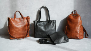 牛革バッグ｜一枚革の潔さ。職人の手仕事が語るそれぞれの形のアイキャッチ画像です。