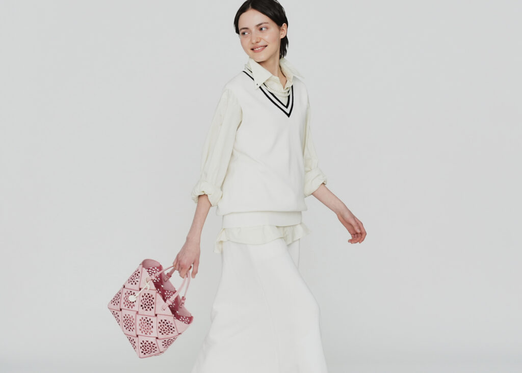 手提げバッグ｜ほどよいマチに、日常が収まる-2