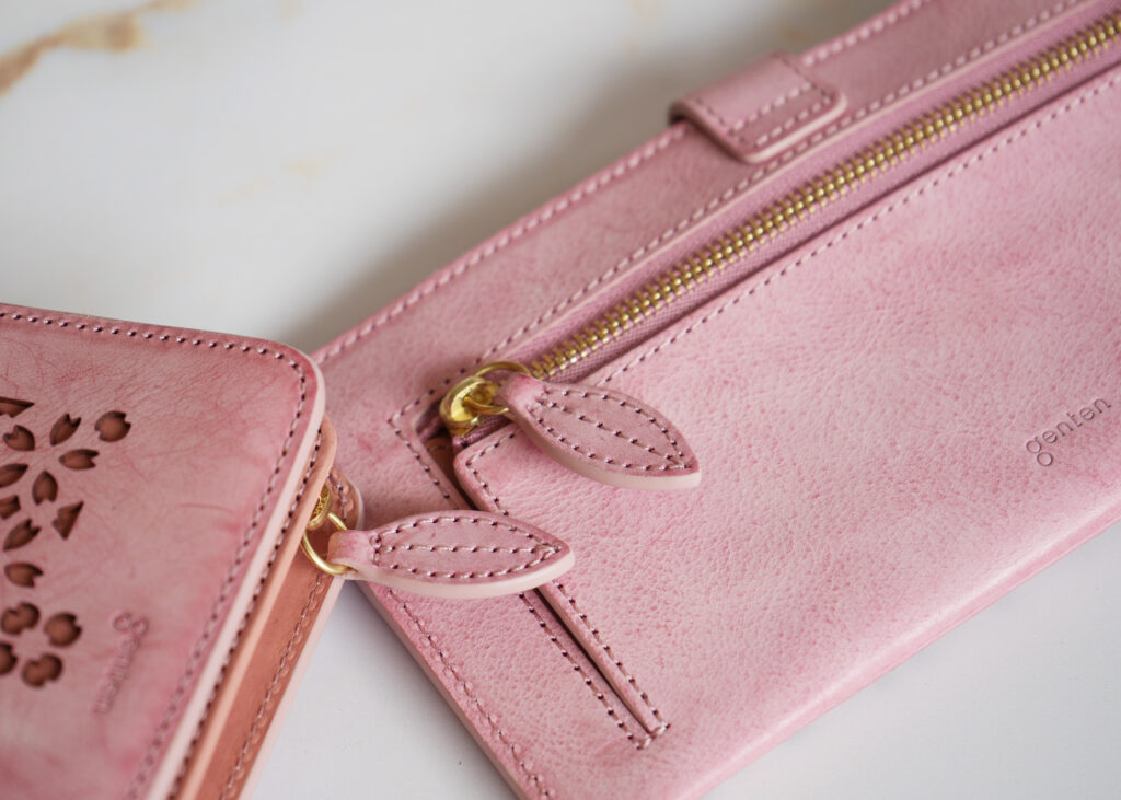 二つ折り財布｜小さく収めて、きちんと頼れる-3