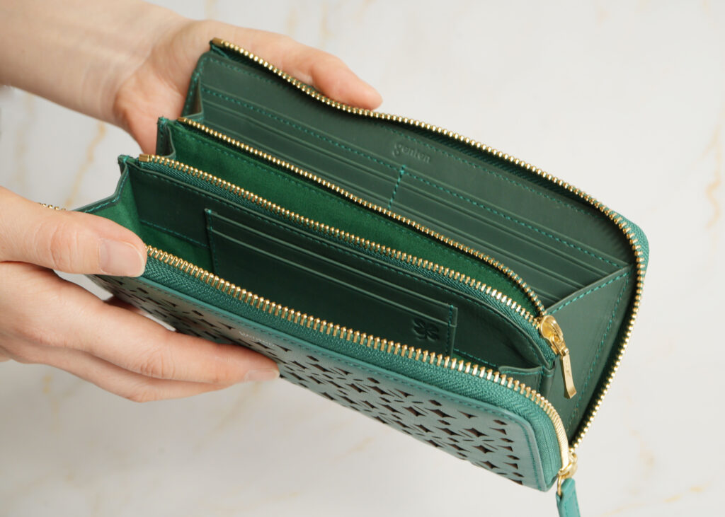 長財布｜手に馴染むLファスナーと、やさしいグラデーション（２）