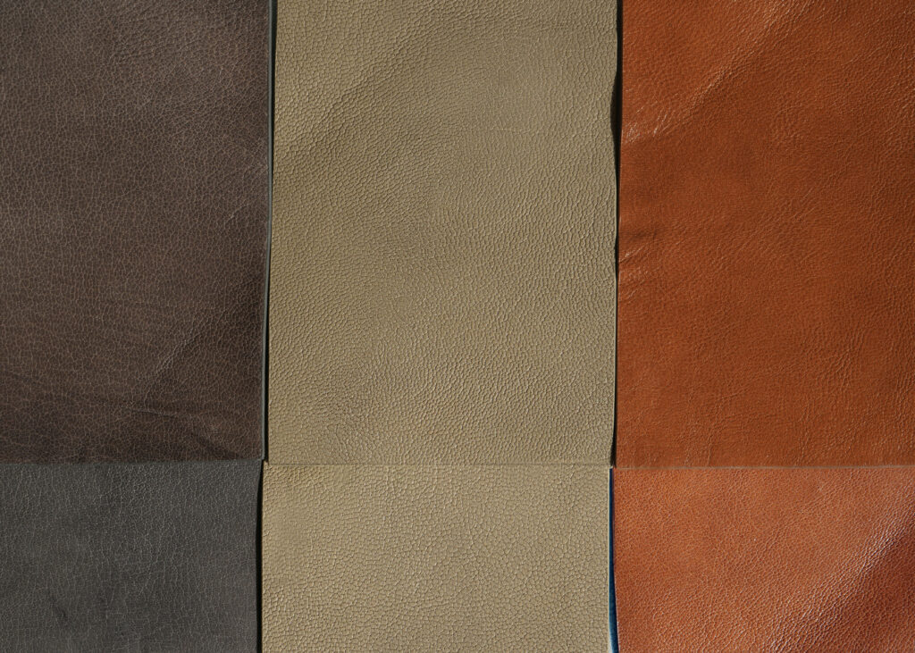 3色それぞれに育つ、タンニン鞣しのエイジング
