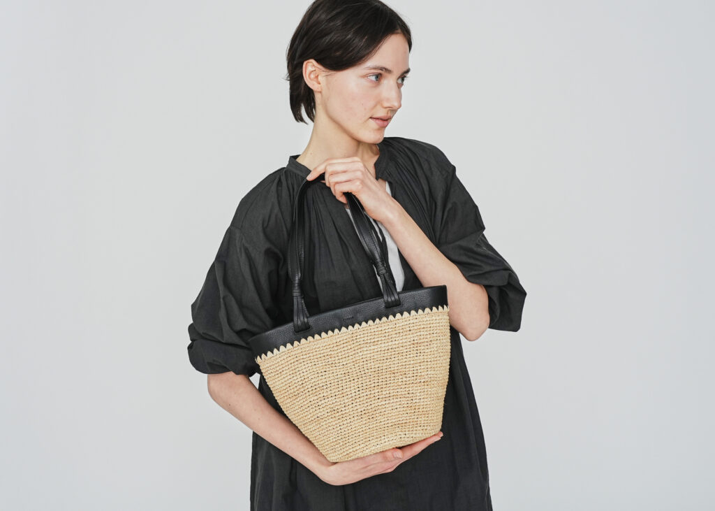 夏の気分を上品に整える、ラフィアバッグ「ルチア」