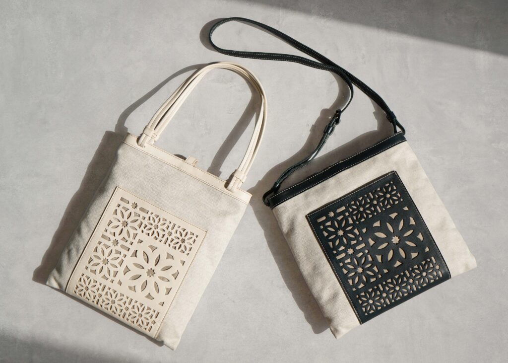 春夏の装いに“抜け”をくれる、カットワークバッグ