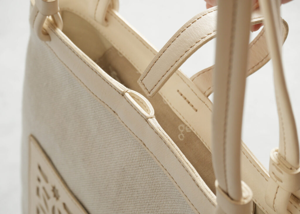 シンプルに見せるための、口元と持ち手の工夫